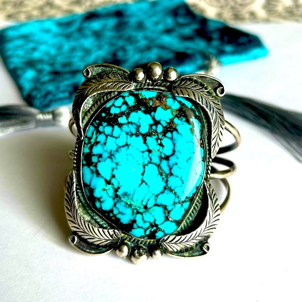 BEAUTIFUL “ONE OF A KIND” 2” KINGMAN Turquoise Silver Artisan STATEMENT Bracelet - Picture 3 of 16